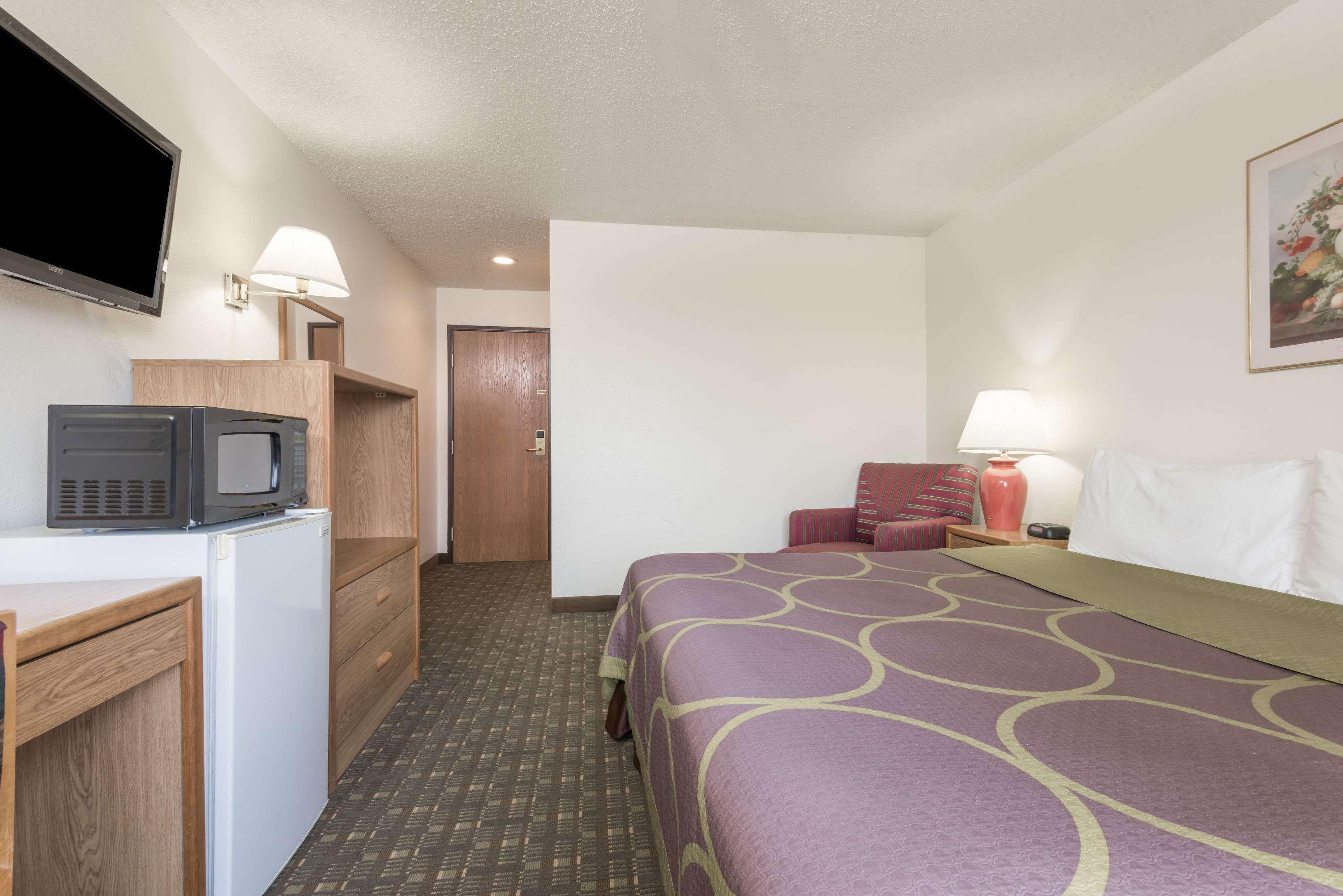Super 8 By Wyndham Florence Co Eksteriør billede