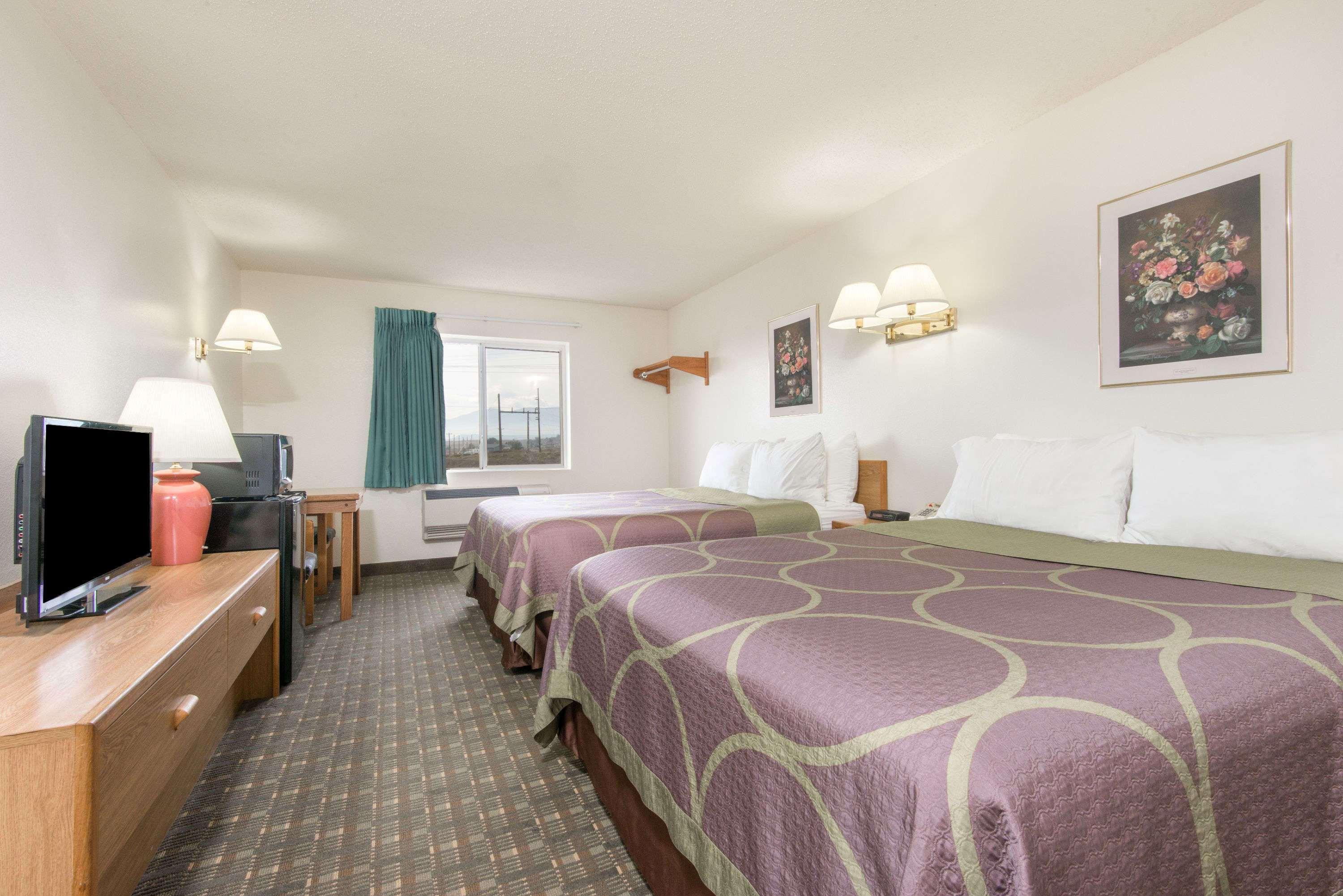 Super 8 By Wyndham Florence Co Eksteriør billede