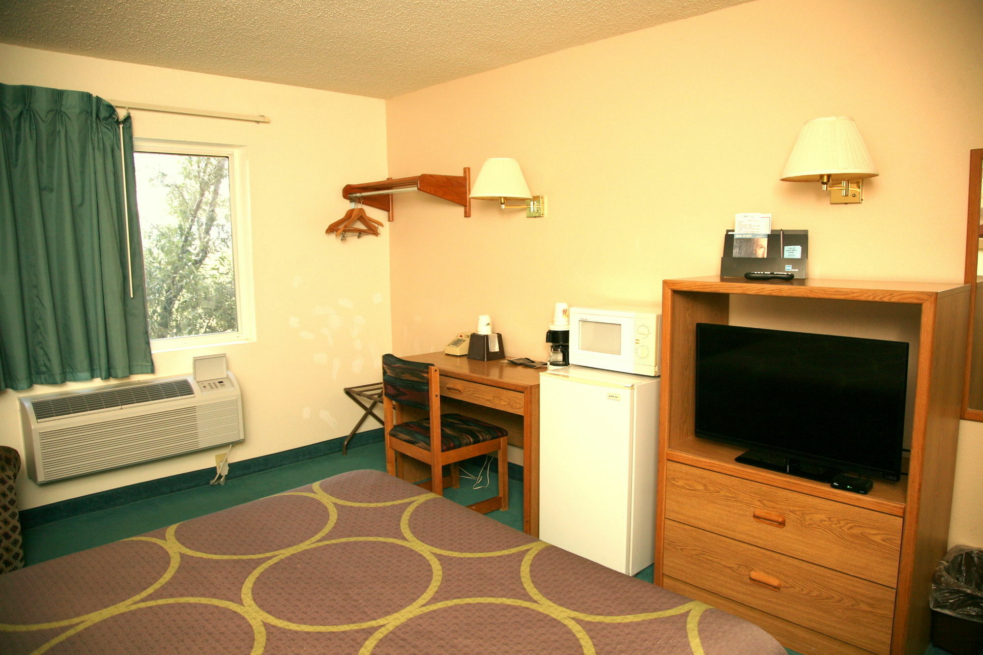 Super 8 By Wyndham Florence Co Eksteriør billede